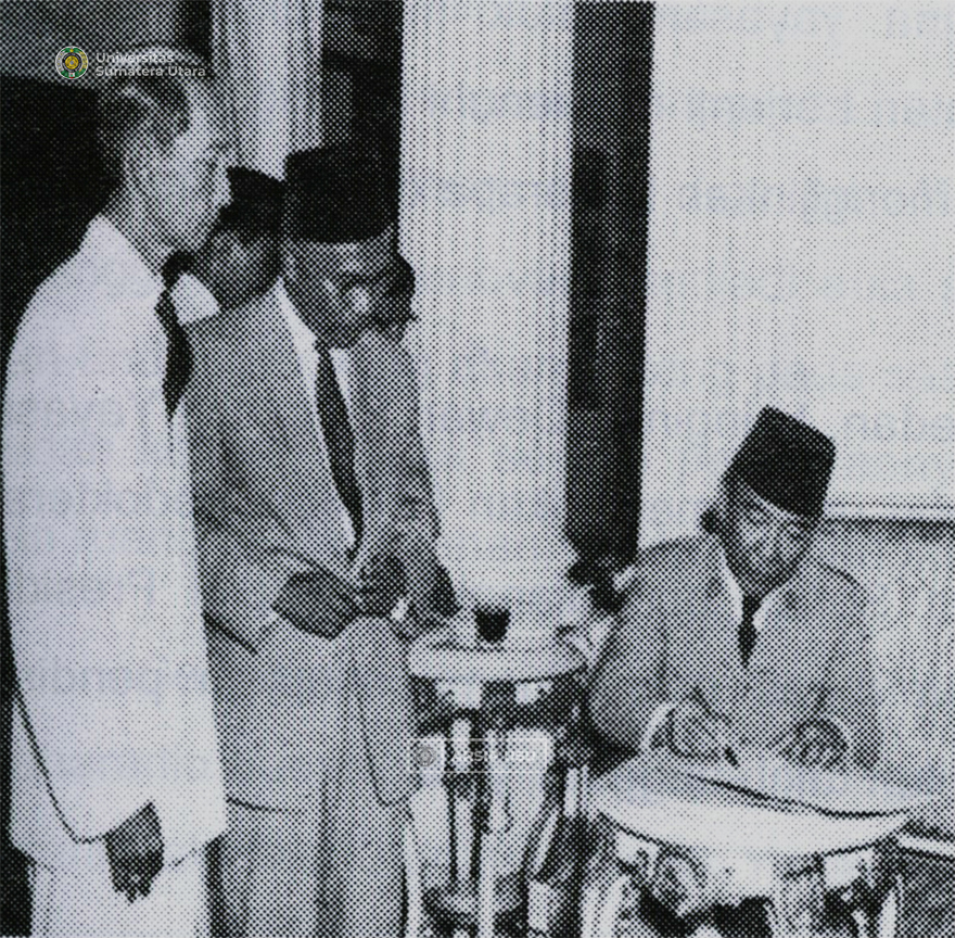 Yayasan USU diresmikan menjadi Universitas Negeri oleh Presiden Soekarno